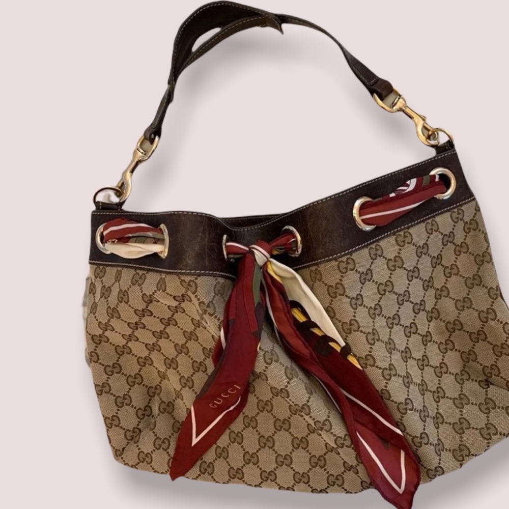 Gucci GG Canvas Positano bag in Beige/Ebony